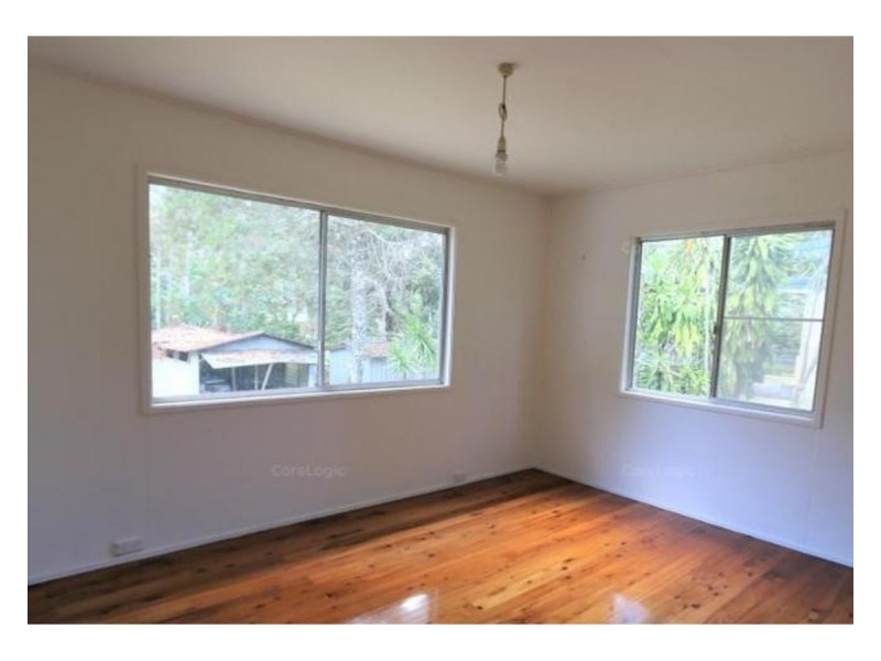 24 Victoria Parade, Coochiemudlo Island QLD 4184