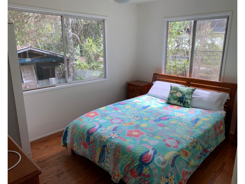 24 Victoria Parade, Coochiemudlo Island QLD 4184