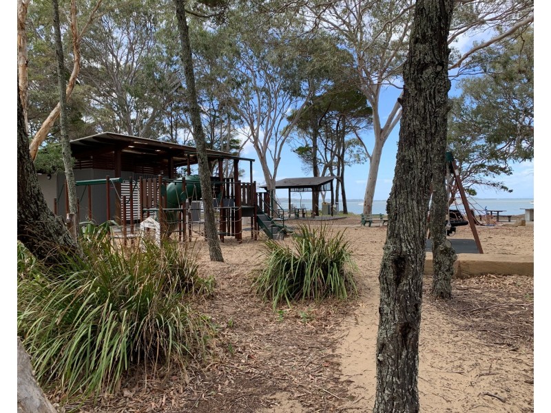 24 Victoria Parade, Coochiemudlo Island QLD 4184