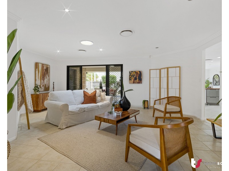 7 Kimbolton Drive, Redland Bay QLD 4165