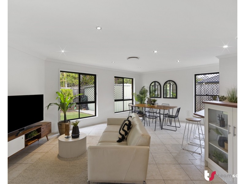 7 Kimbolton Drive, Redland Bay QLD 4165