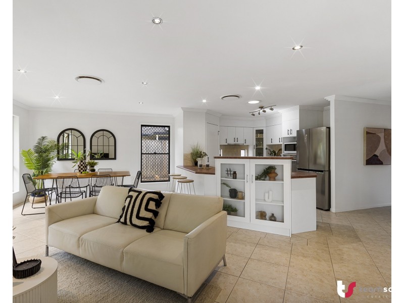 7 Kimbolton Drive, Redland Bay QLD 4165