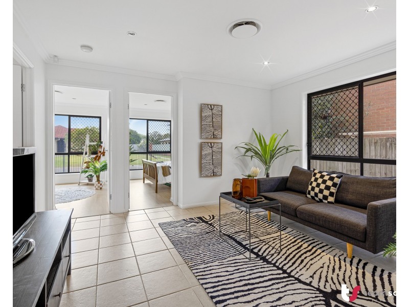 7 Kimbolton Drive, Redland Bay QLD 4165