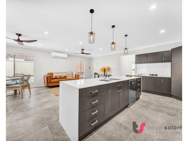 18 Mill Street, Redland Bay QLD 4165