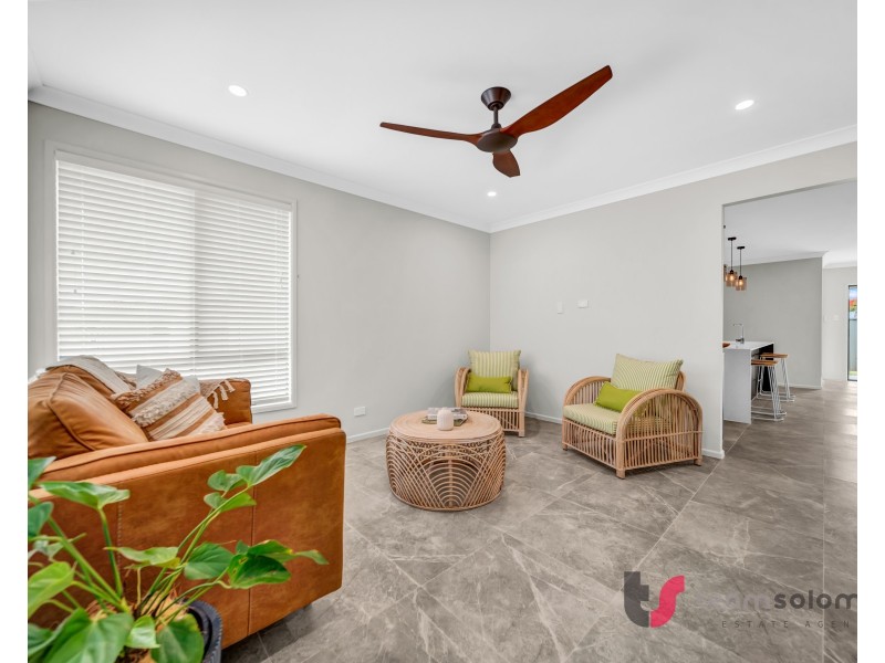 18 Mill Street, Redland Bay QLD 4165