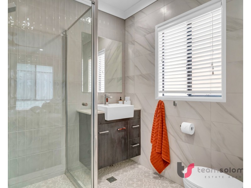 18 Mill Street, Redland Bay QLD 4165