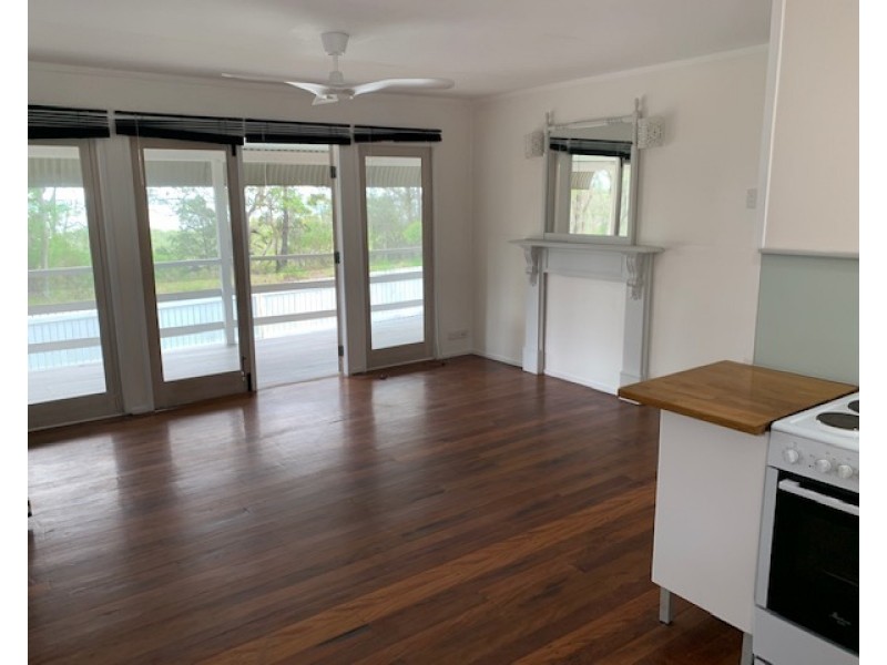 2 Pandanus Street, Coochiemudlo Island QLD 4184