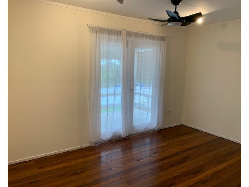 2 Pandanus Street, Coochiemudlo Island QLD 4184