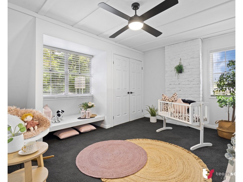 98 EAGLE HEIGHTS Road, Tamborine Mountain QLD 4272