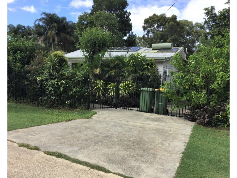 11 Carefree Street, Coochiemudlo Island QLD 4184
