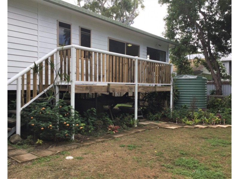 11 Carefree Street, Coochiemudlo Island QLD 4184