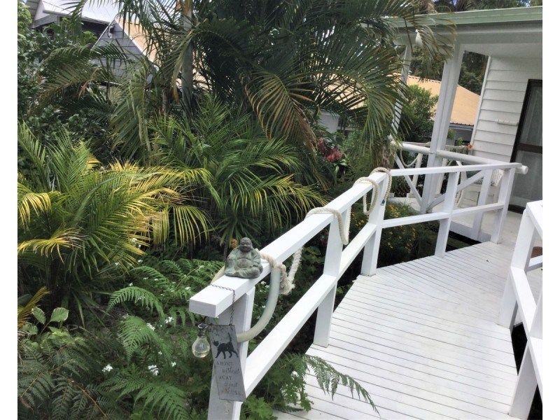 11 Carefree Street, Coochiemudlo Island QLD 4184