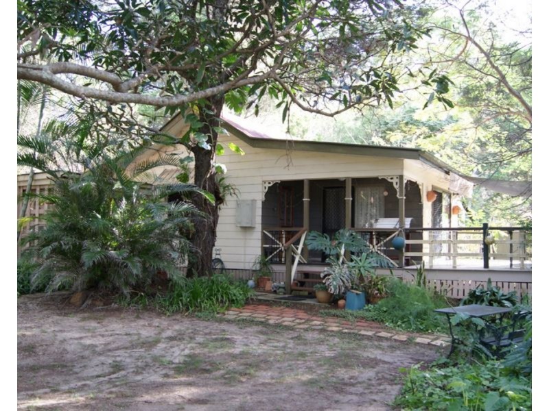 92 Elizabeth Street, Coochiemudlo Island QLD 4184
