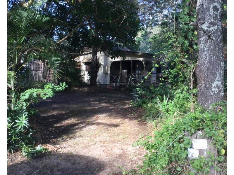 92 Elizabeth Street, Coochiemudlo Island QLD 4184