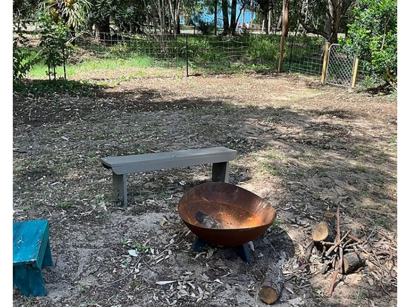 92 Elizabeth Street, Coochiemudlo Island QLD 4184