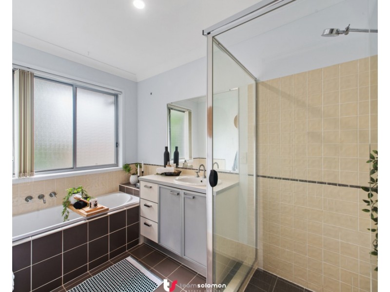 2 Shaw Place, Redland Bay QLD 4165