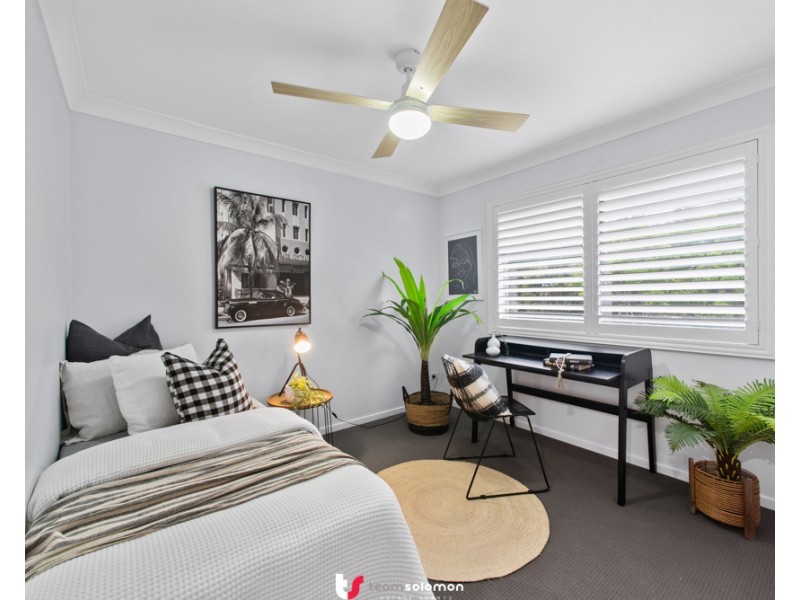 2 Shaw Place, Redland Bay QLD 4165