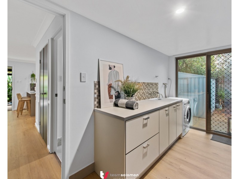 2 Shaw Place, Redland Bay QLD 4165