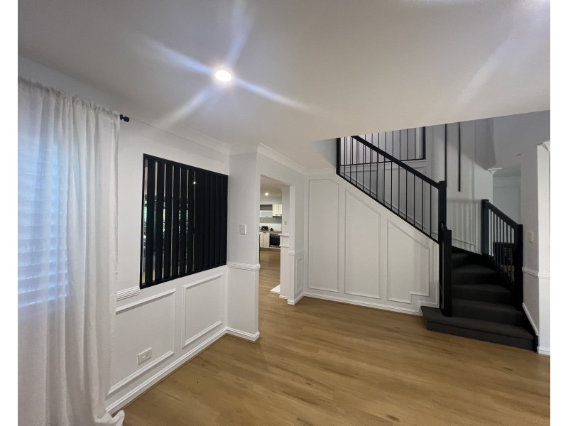 2 Shaw Place, Redland Bay QLD 4165