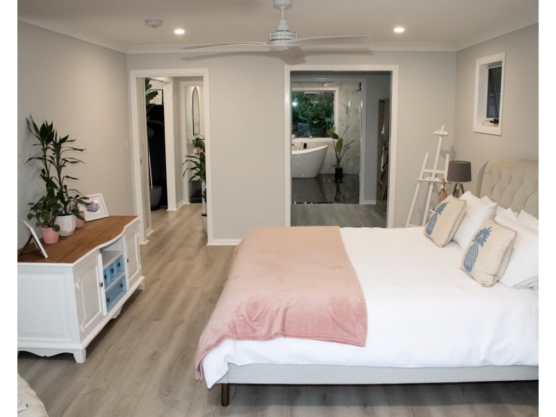 12 Merindah Street, Coochiemudlo Island QLD 4184