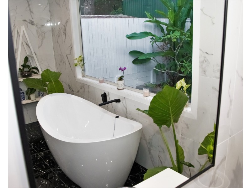 12 Merindah Street, Coochiemudlo Island QLD 4184
