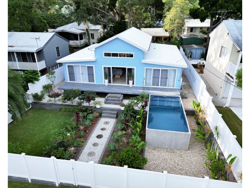 12 Merindah Street, Coochiemudlo Island QLD 4184
