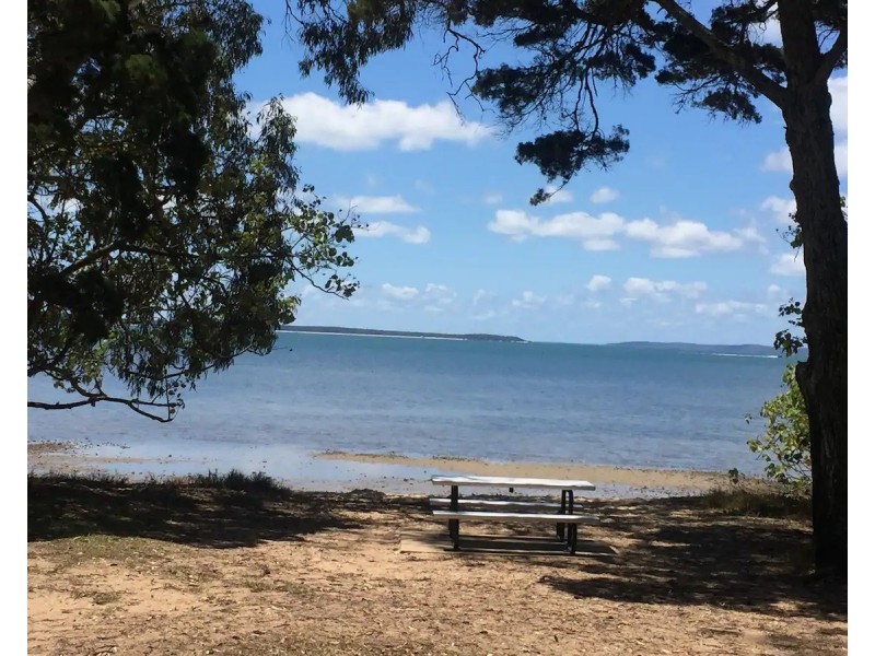 92 Elizabeth Street, Coochiemudlo Island QLD 4184