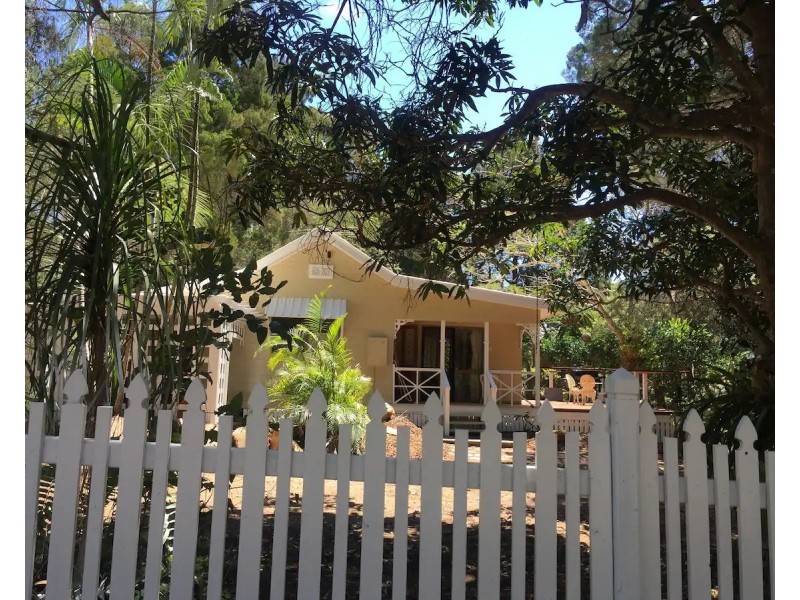 92 Elizabeth Street, Coochiemudlo Island QLD 4184