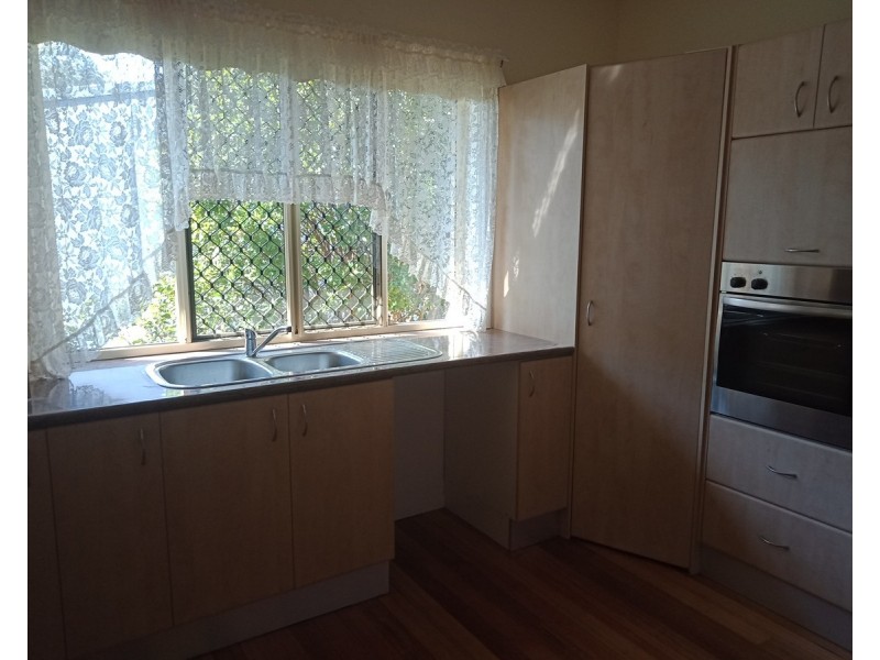 4 Mooroondu Street, Coochiemudlo Island QLD 4184