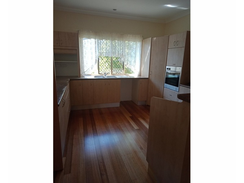 4 Mooroondu Street, Coochiemudlo Island QLD 4184