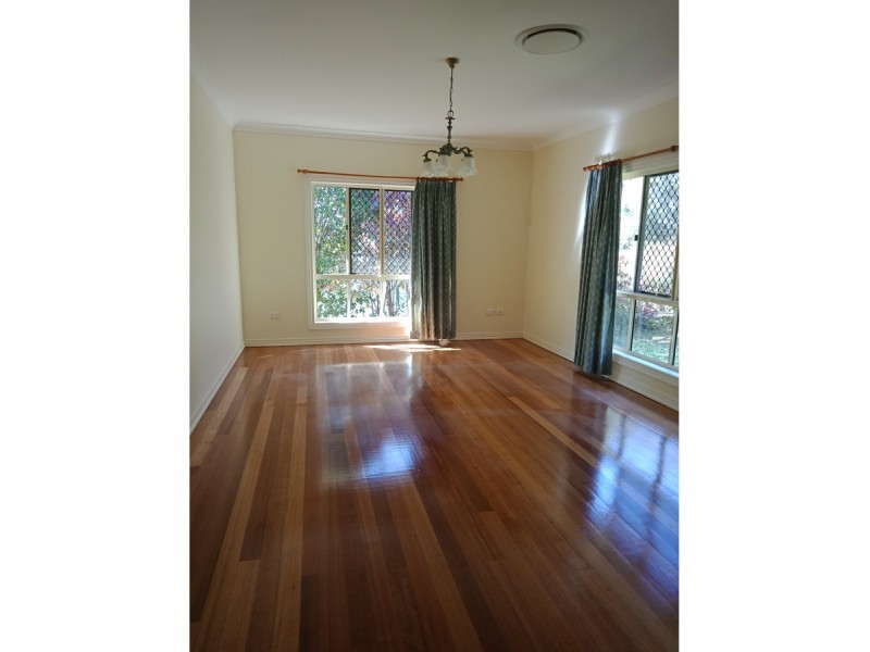 4 Mooroondu Street, Coochiemudlo Island QLD 4184