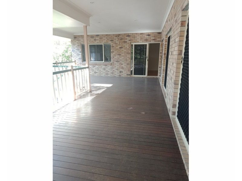 4 Mooroondu Street, Coochiemudlo Island QLD 4184