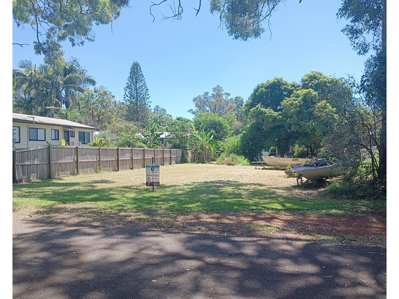 37 Perulpa Street, Coochiemudlo Island QLD 4184