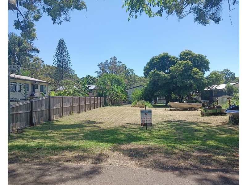 37 Perulpa Street, Coochiemudlo Island QLD 4184