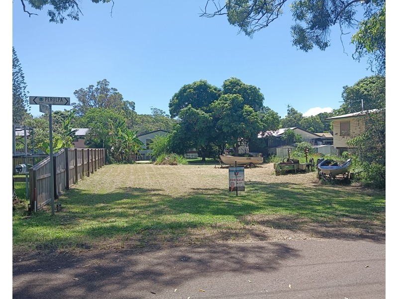 37 Perulpa Street, Coochiemudlo Island QLD 4184