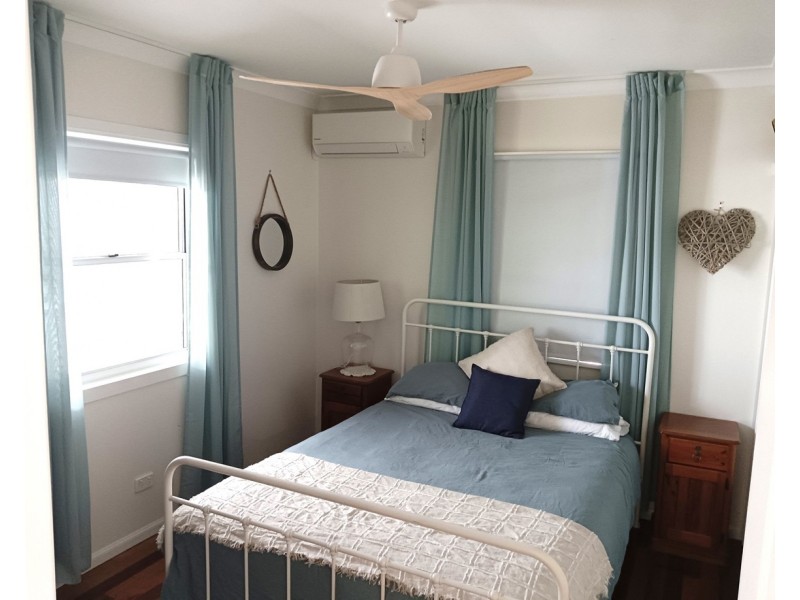 2 Cypress Street, Coochiemudlo Island QLD 4184