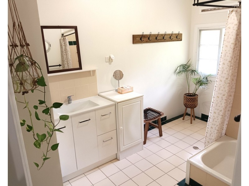 2 Cypress Street, Coochiemudlo Island QLD 4184