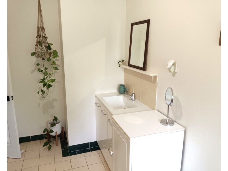 2 Cypress Street, Coochiemudlo Island QLD 4184