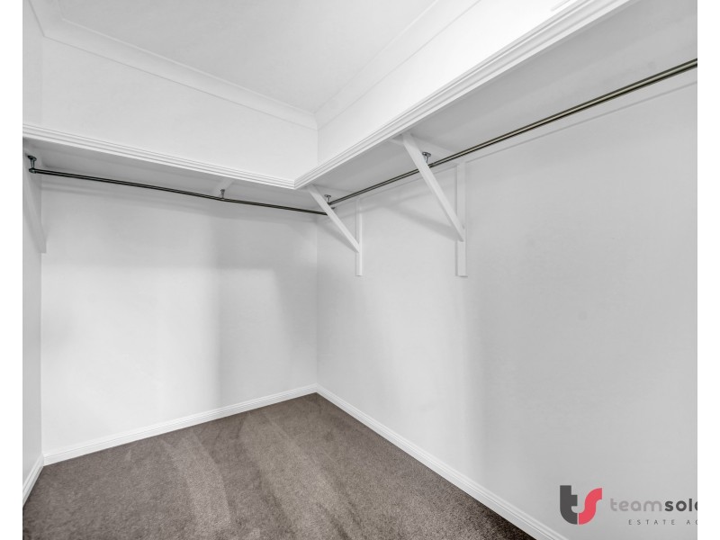 12 Yarraman Place, Forest Lake QLD 4078