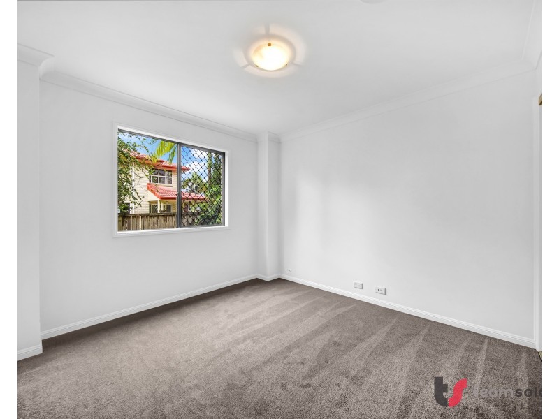 12 Yarraman Place, Forest Lake QLD 4078