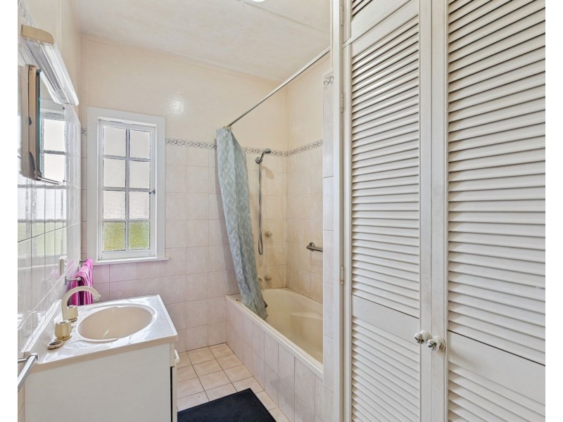 333 Esplanade, Redland Bay QLD 4165