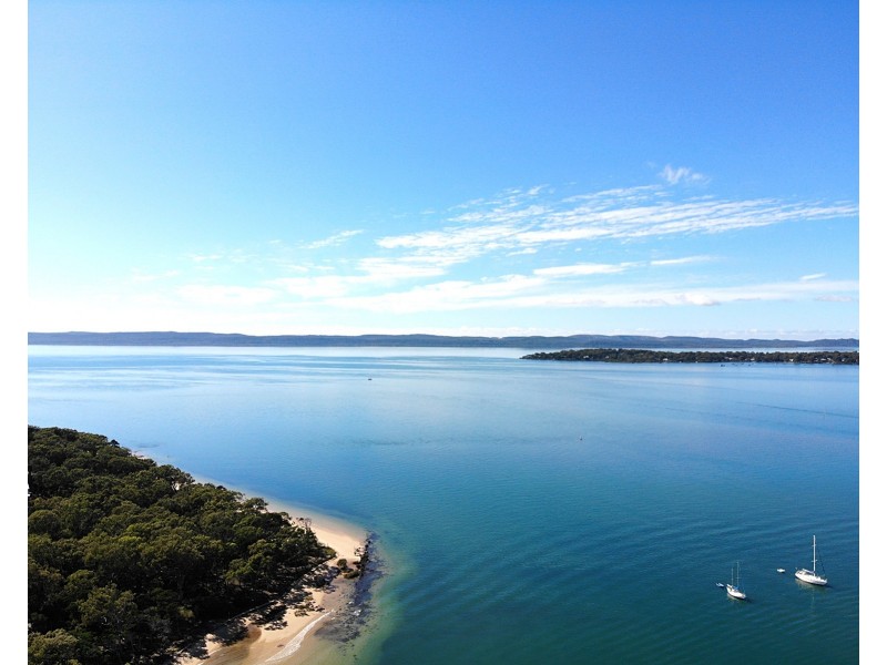 14 James Street, Coochiemudlo Island QLD 4184