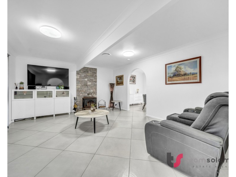4 Sandra Court, Redland Bay QLD 4165