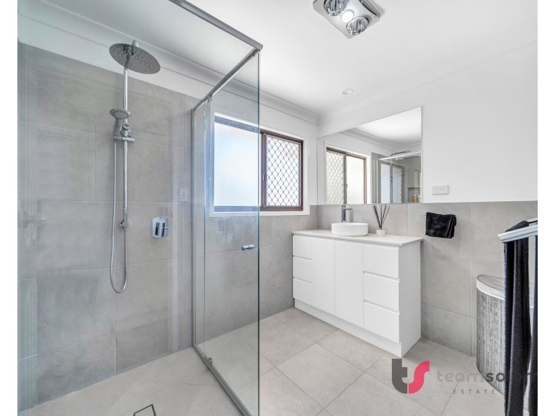 4 Sandra Court, Redland Bay QLD 4165