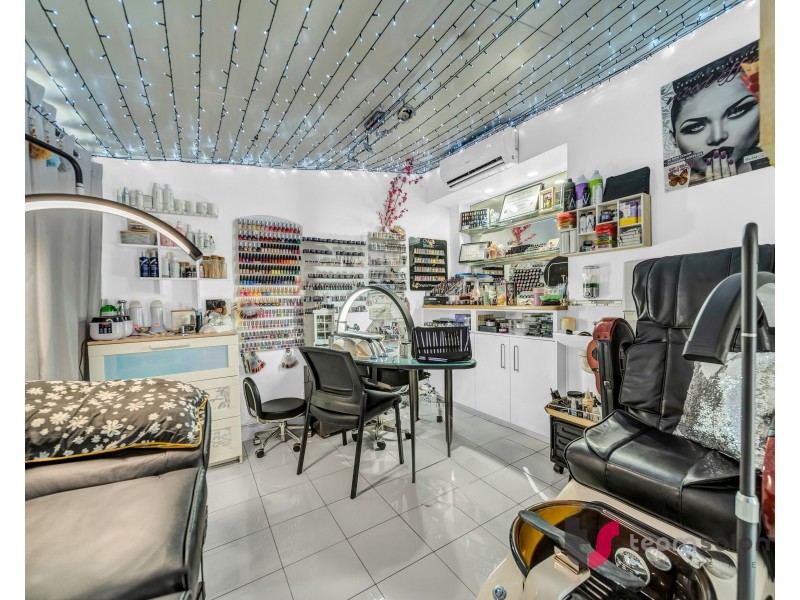 4 Sandra Court, Redland Bay QLD 4165