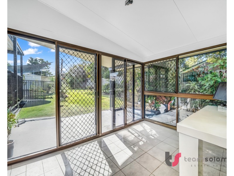 4 Sandra Court, Redland Bay QLD 4165
