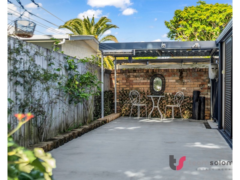 4 Sandra Court, Redland Bay QLD 4165