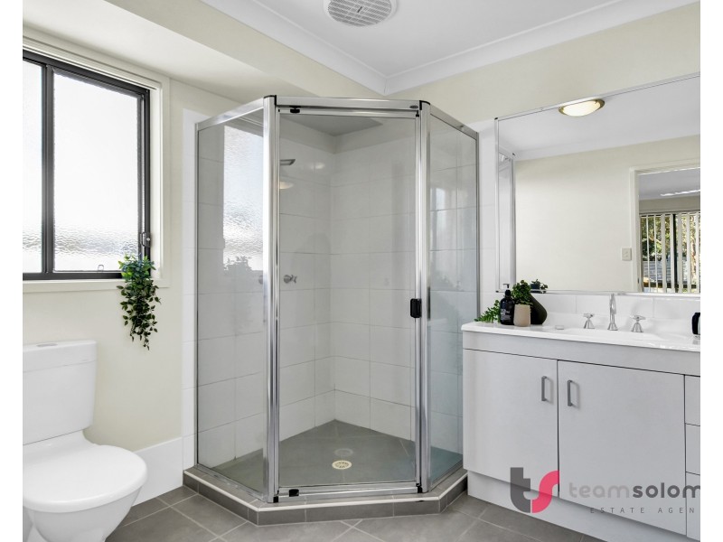 33 Byng Road, Birkdale QLD 4159