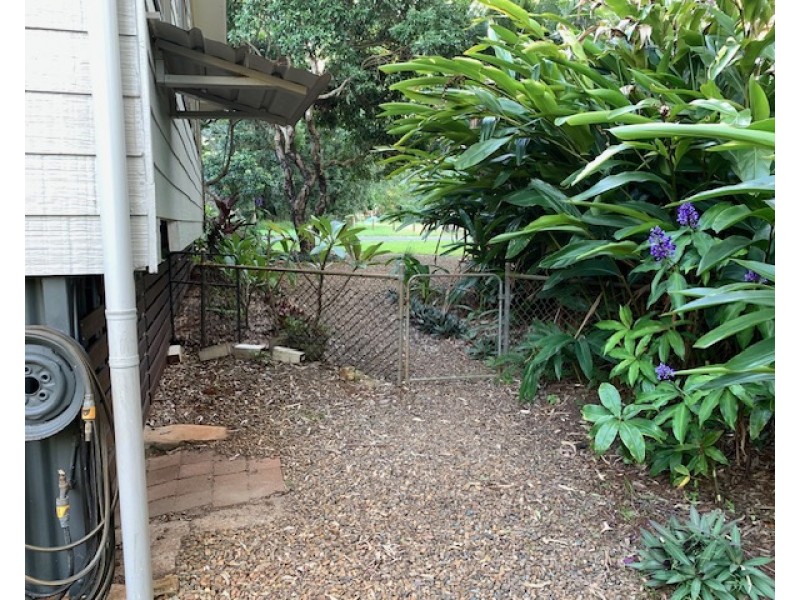 19 Kingfisher Street, Coochiemudlo Island QLD 4184