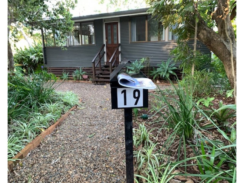 19 Kingfisher Street, Coochiemudlo Island QLD 4184